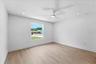 1205 40th St W, Bradenton, FL 34205 - Photo 12