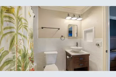 361 Bearded Oaks Circle, Sarasota, FL 34232 - Photo 30