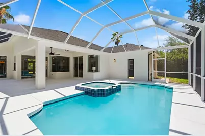 11701 Winding Woods Way, Lakewood Ranch, FL 34202 - Photo 2