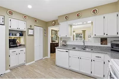 710 SW 77th Terrace, Gainesville, FL 32607 - Photo 4