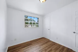 3719 Papai Dr, Sarasota, FL 34232 - Photo 14