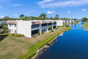 7193 W Country Club Dr N, Sarasota, FL 34243 - Photo 2