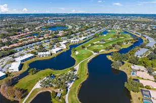 7193 W Country Club Dr N, Sarasota, FL 34243 - Photo 4