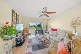 7193 W Country Club Dr N, Sarasota, FL 34243 - Photo 14