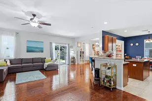 5666 Aaron Ct, Sarasota, FL 34232 - Photo 2