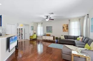 5666 Aaron Ct, Sarasota, FL 34232 - Photo 8
