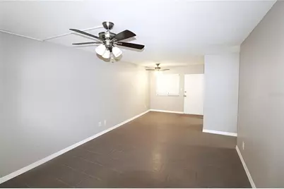 3001 Bee Ridge Road #109, Sarasota, FL 34239 - Photo 4