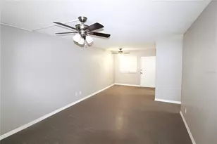 3001 Bee Ridge Rd, Sarasota, FL 34239 - Photo 4