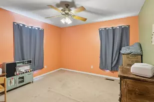 38932 Central Ave, Zephyrhills, FL 33540 - Photo 6