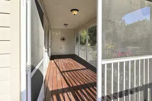 38932 Central Ave, Zephyrhills, FL 33540 - Photo 2