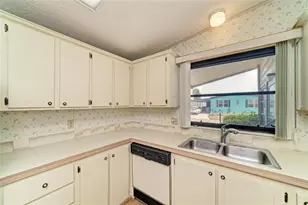 6710 36th Ave E, Palmetto, FL 34221 - Photo 10