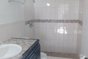 807 60th Ave W, Bradenton, FL 34207 - Photo 4