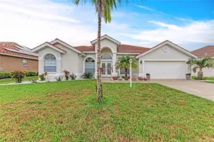 7327 38th Ct E, Sarasota, FL 34243 - Photo 4