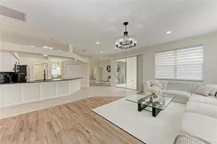 7327 38th Ct E, Sarasota, FL 34243 - Photo 12