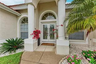 7327 38th Ct E, Sarasota, FL 34243 - Photo 2
