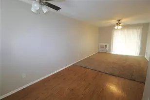 3001 Bee Ridge Rd, Sarasota, FL 34239 - Photo 4