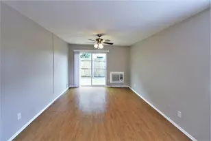 3001 Bee Ridge Rd, Sarasota, FL 34239 - Photo 6