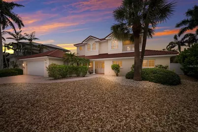 532 70th Street, Holmes Beach, FL 34217 - Photo 2