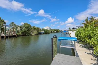 6401 Marina Drive, Holmes Beach, FL 34217 - Photo 34