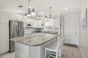 3330 Gulf of Mexico Dr, Longboat Key, FL 34228 - Photo 12