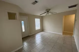 2014 10th St W, Bradenton, FL 34205 - Photo 2