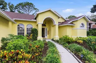 3510 Crystal Lakes Ct, Sarasota, FL 34235 - Photo 2