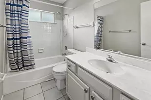 5365 Winewood Dr, Sarasota, FL 34232 - Photo 10
