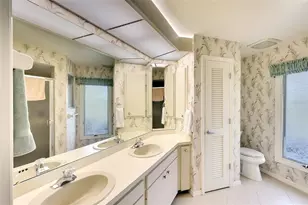 3825 Wilshire Cir, Sarasota, FL 34238 - Photo 14
