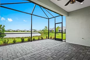 10112 Lake Wales Cir, Sarasota, FL 34241 - Photo 2