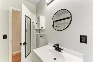 939 N Lockwood Ridge Rd, Sarasota, FL 34237 - Photo 14