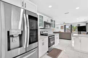 916 Pattison Ave, Sarasota, FL 34237 - Photo 18