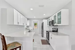 916 Pattison Ave, Sarasota, FL 34237 - Photo 14