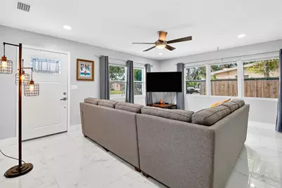916 Pattison Avenue, Sarasota, FL 34237 - Photo 10