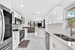 916 Pattison Ave, Sarasota, FL 34237 - Photo 16