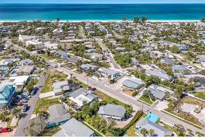 221 85th Street, Holmes Beach, FL 34217 - Photo 36
