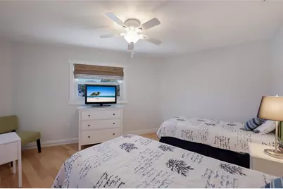 221 85th Street, Holmes Beach, FL 34217 - Photo 20