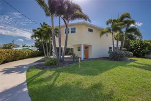 221 85th St, Holmes Beach, FL 34217 - Photo 6