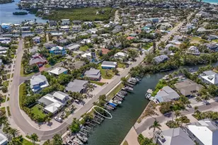 221 85th St, Holmes Beach, FL 34217 - Photo 4