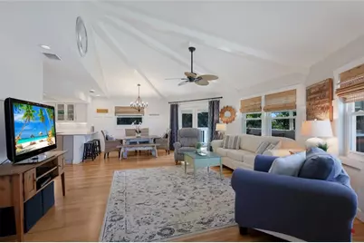 221 85th Street, Holmes Beach, FL 34217 - Photo 6