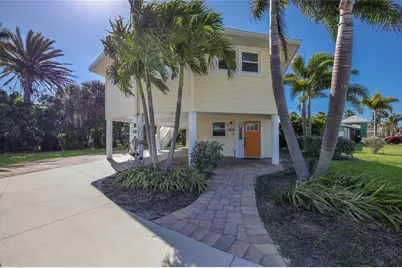 221 85th Street, Holmes Beach, FL 34217 - Photo 1