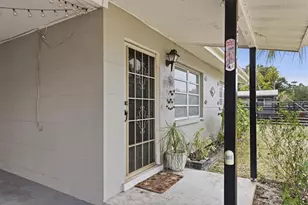 3316 Jolson Dr, Sarasota, FL 34237 - Photo 4