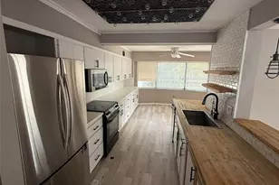 3101 Bispham Rd, Sarasota, FL 34231 - Photo 4