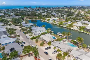 512 67th St, Holmes Beach, FL 34217 - Photo 4