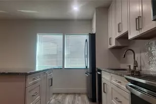 2117 5th St, Sarasota, FL 34237 - Photo 12