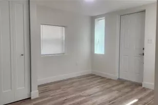 2117 5th St, Sarasota, FL 34237 - Photo 4