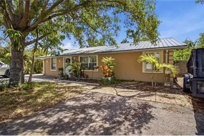 5727 11th Street E, Bradenton, FL 34203 - Photo 1