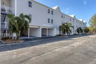 3607 E Bay Dr, Holmes Beach, FL 34217 - Photo 2