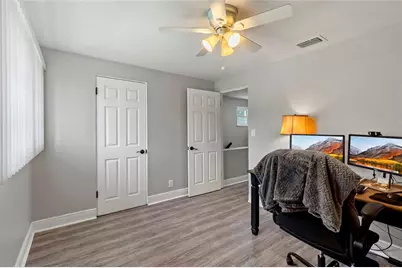 15437 Bedford Circle W, Clearwater, FL 33764 - Photo 16