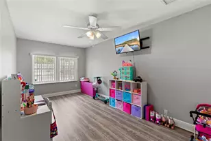 15437 Bedford Cir W, Clearwater, FL 33764 - Photo 10