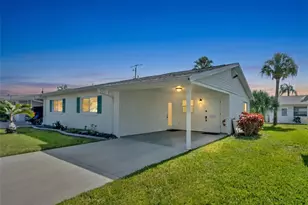 5996 Hibiscus Dr, Bradenton, FL 34207 - Photo 4